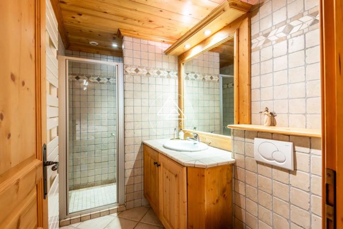 Image No.22-4 Bed House for sale