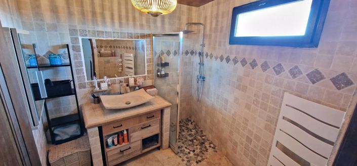 Image No.8-2 Bed House for sale