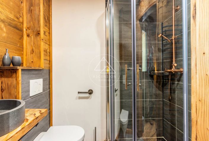 Image No.28-13 Bed House for sale