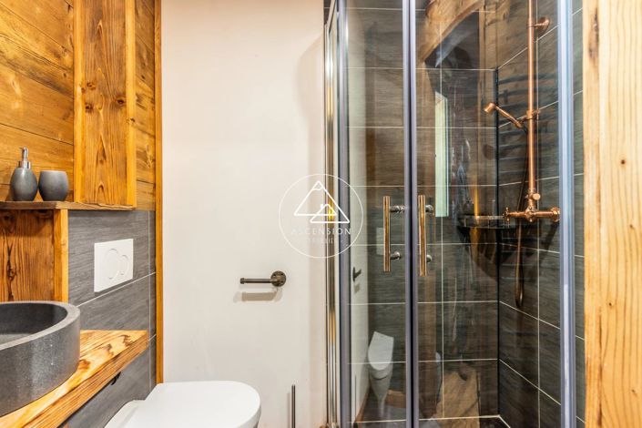 Image No.37-13 Bed House for sale