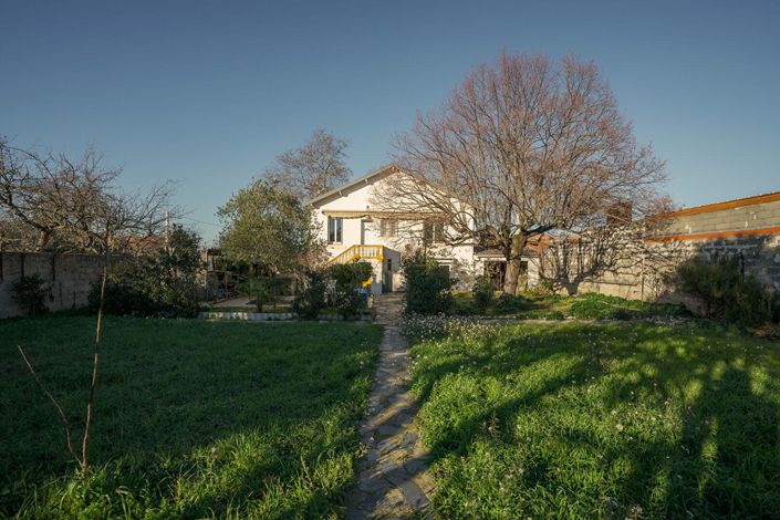 Image No.2-4 Bed House for sale