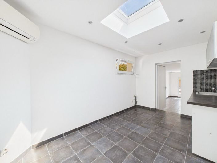 Image No.16-4 Bed House for sale