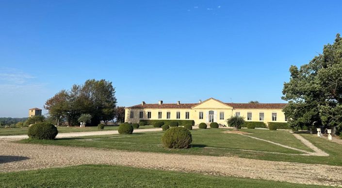 Image No.1-5 Bed Property for sale