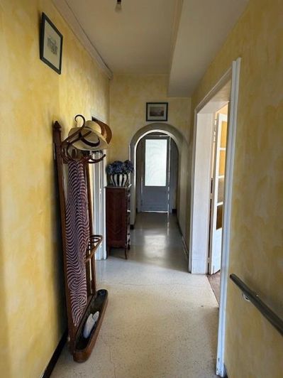 Image No.10-8 Bed House for sale