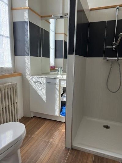 Image No.18-8 Bed House for sale