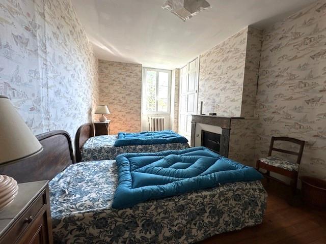 Image No.19-8 Bed House for sale