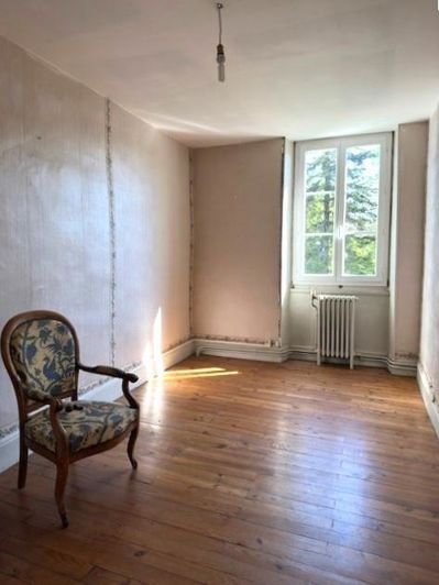 Image No.20-8 Bed House for sale