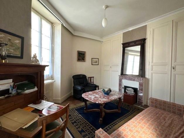 Image No.9-8 Bed House for sale