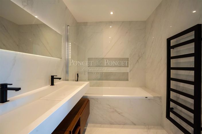 Image No.16-6 Bed House for sale