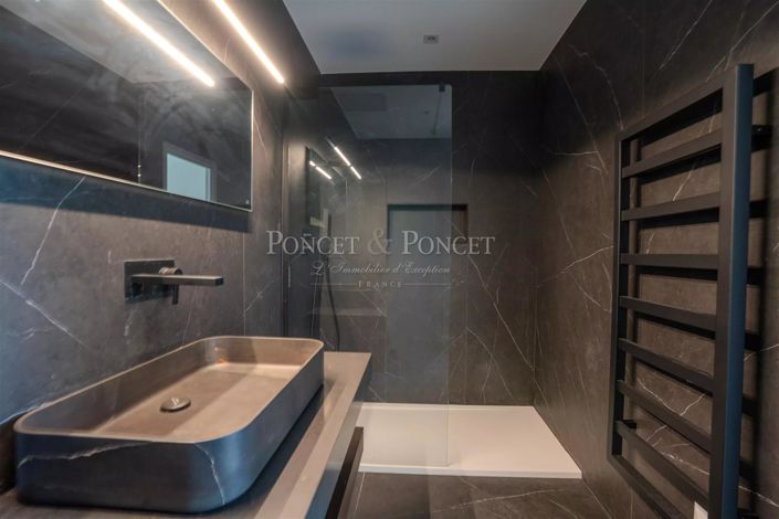 Image No.19-6 Bed House for sale