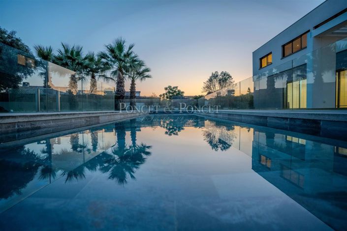 Image No.24-6 Bed House for sale