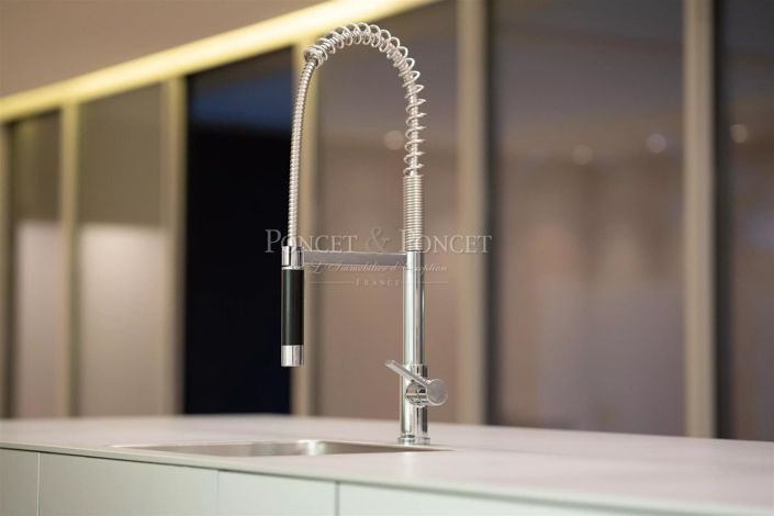 Image No.28-6 Bed House for sale