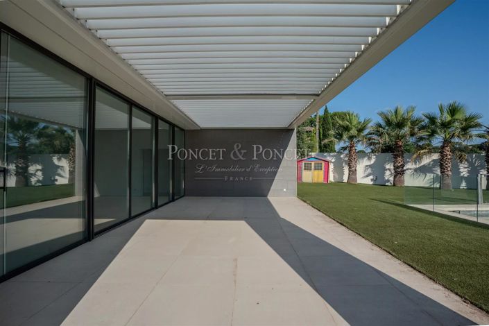 Image No.7-6 Bed House for sale