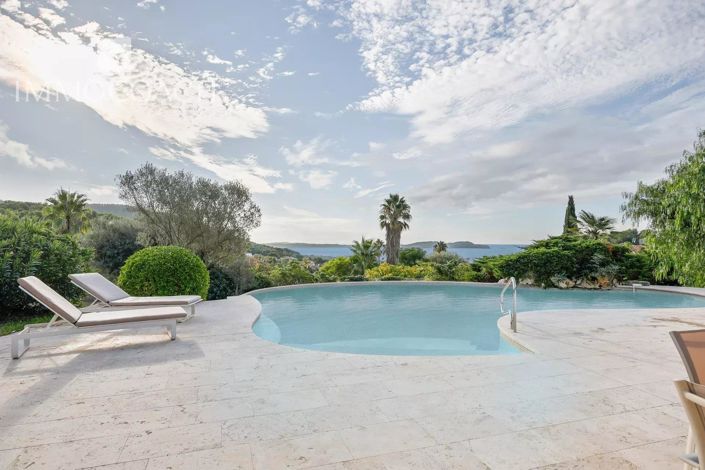 Image No.2-4 Bed House for sale