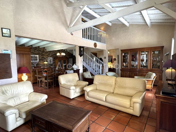 Image No.4-4 Bed House for sale