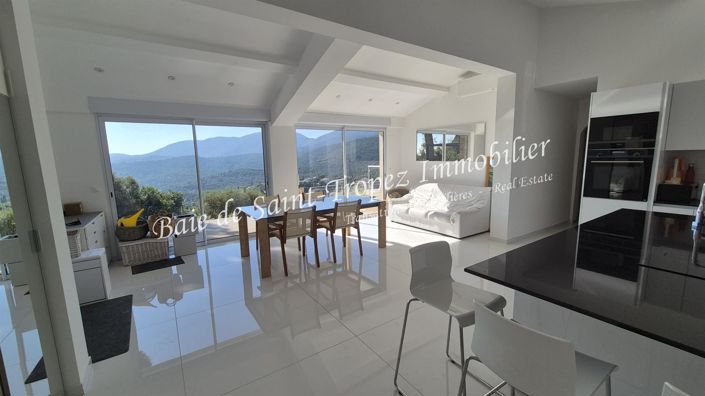 Image No.6-5 Bed House for sale