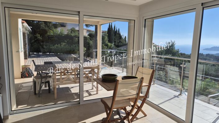 Image No.7-5 Bed House for sale