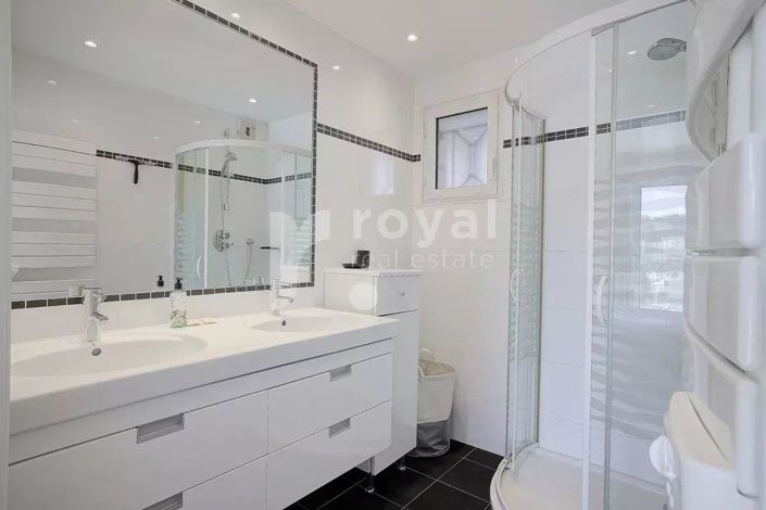 Image No.12-1 Bed Apartment for sale