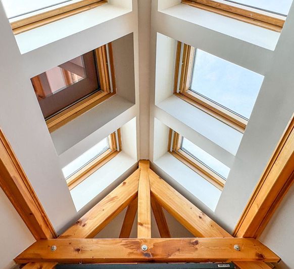 Image No.17-6 Bed Property for sale