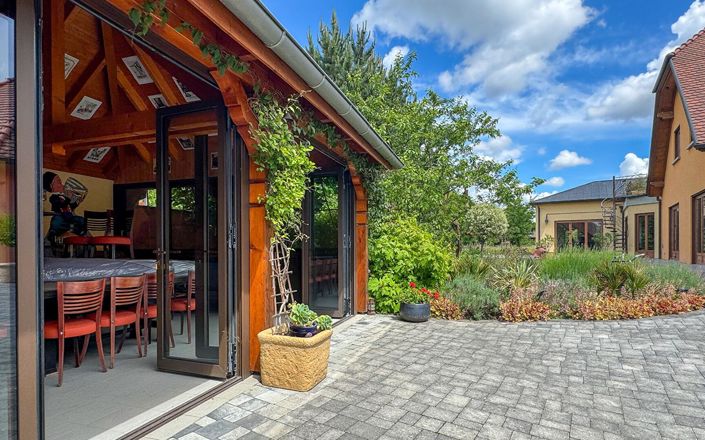 Image No.2-6 Bed Property for sale