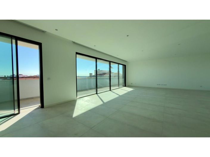 Image No.13-3 Bed Apartment for sale