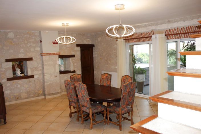 Image No.10-5 Bed House for sale