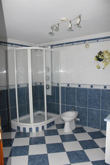 Image No.20-5 Bed House for sale