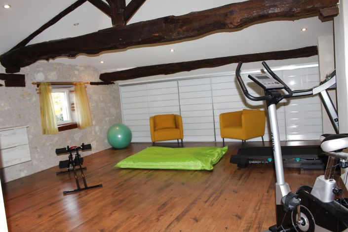 Image No.25-5 Bed House for sale