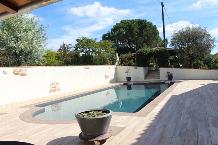 Image No.45-5 Bed House for sale