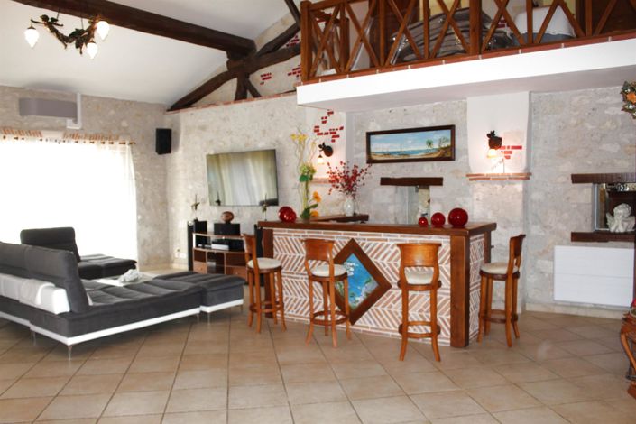 Image No.5-5 Bed House for sale