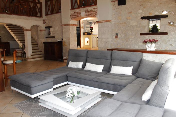 Image No.6-5 Bed House for sale