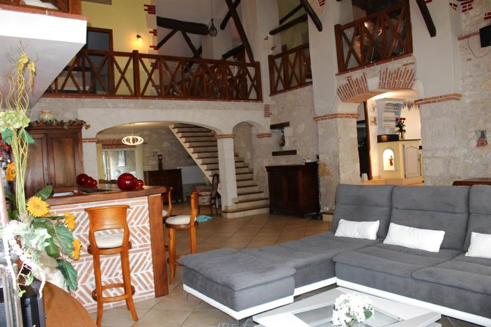 Image No.9-5 Bed House for sale