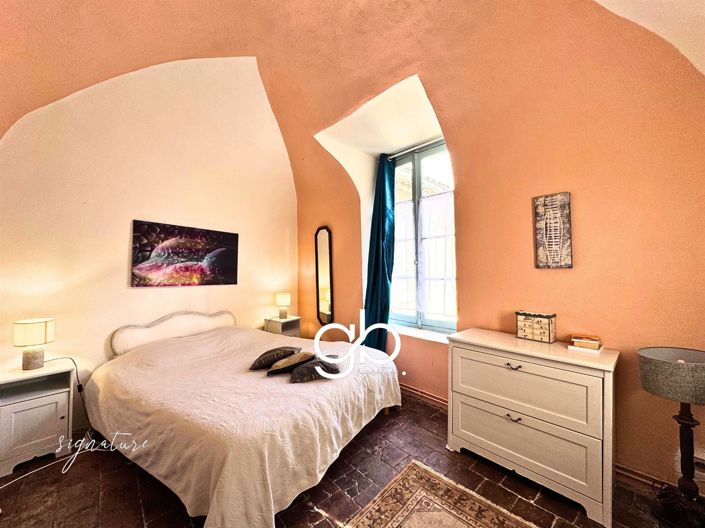 Image No.15-5 Bed House for sale