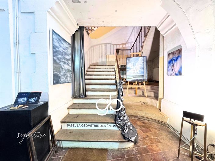 Image No.6-5 Bed House for sale