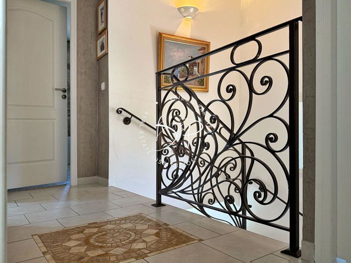 Image No.13-6 Bed House for sale