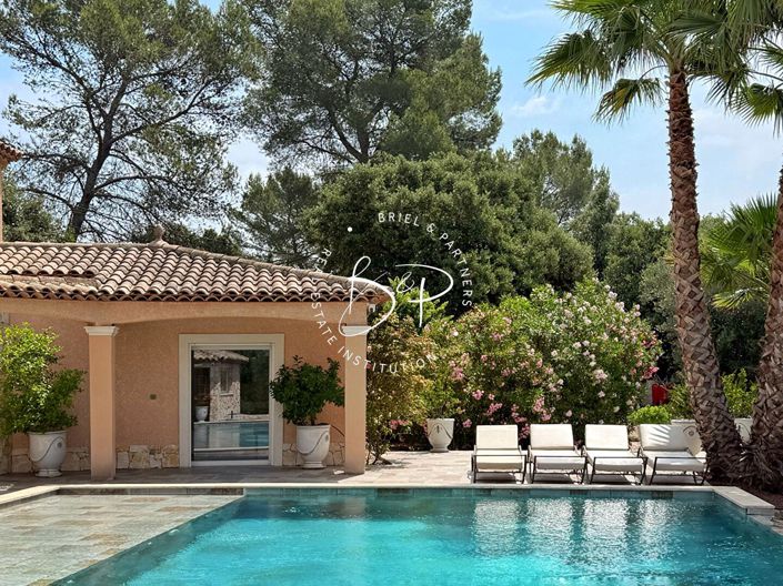 Image No.17-6 Bed House for sale