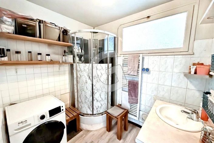 Image No.9-3 Bed House for sale