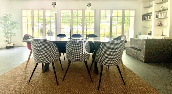 Image No.19-5 Bed House for sale