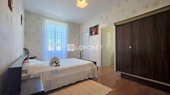 Image No.11-8 Bed House for sale