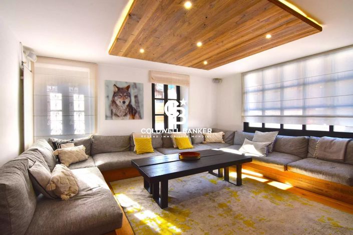 Image No.2-8 Bed House for sale