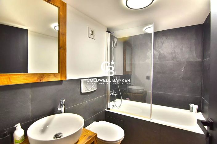 Image No.7-8 Bed House for sale