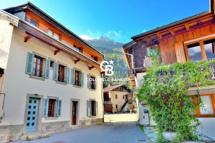 Image No.8-8 Bed House for sale