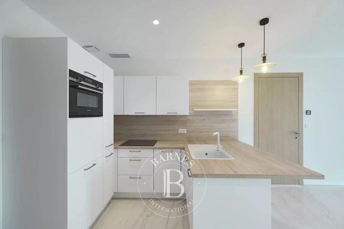 Image No.14-5 Bed House for sale