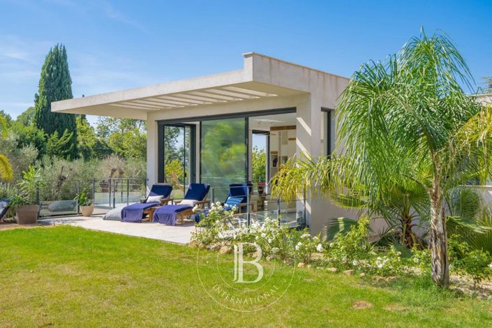 Image No.23-5 Bed House for sale