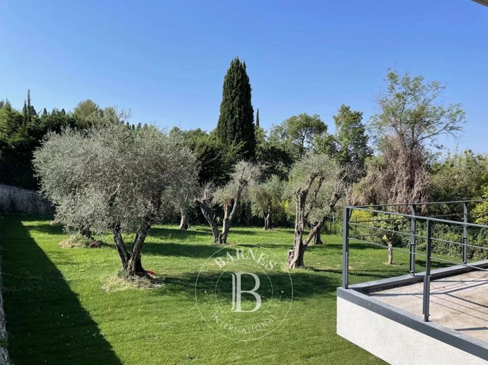 Image No.5-5 Bed House for sale