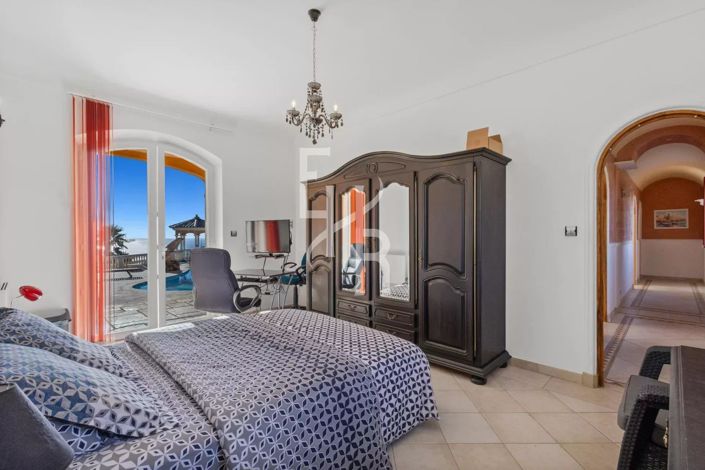 Image No.25-House for sale