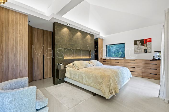 Image No.22-8 Bed House for sale