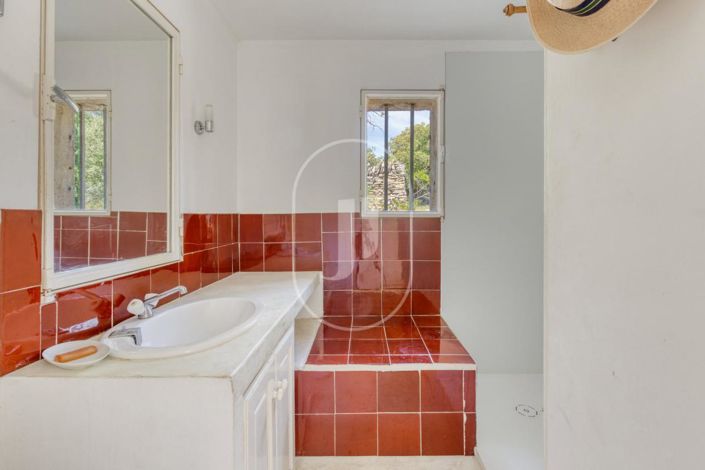 Image No.8-4 Bed House for sale