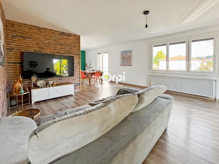 Image No.2-4 Bed House for sale