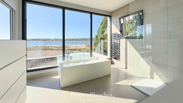 Image No.10-4 Bed House for sale